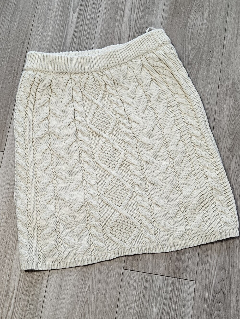 Women’s Cream Cable Knit Skort with Ribbed Waistband